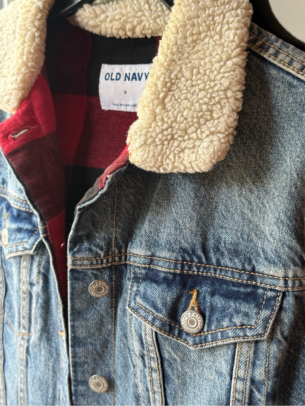Old Navy Blue Denim Jacket with Cream Sherpa Collar and Red Plaid Lining small - Picture 2 of 7
